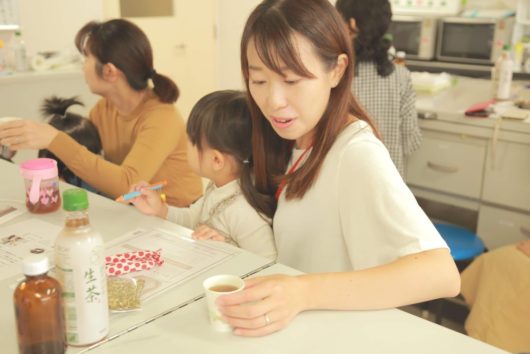 浅井貴子　ハーブでつくる風邪シロップ　子育て支援　親子　風邪対策　講座　イベント